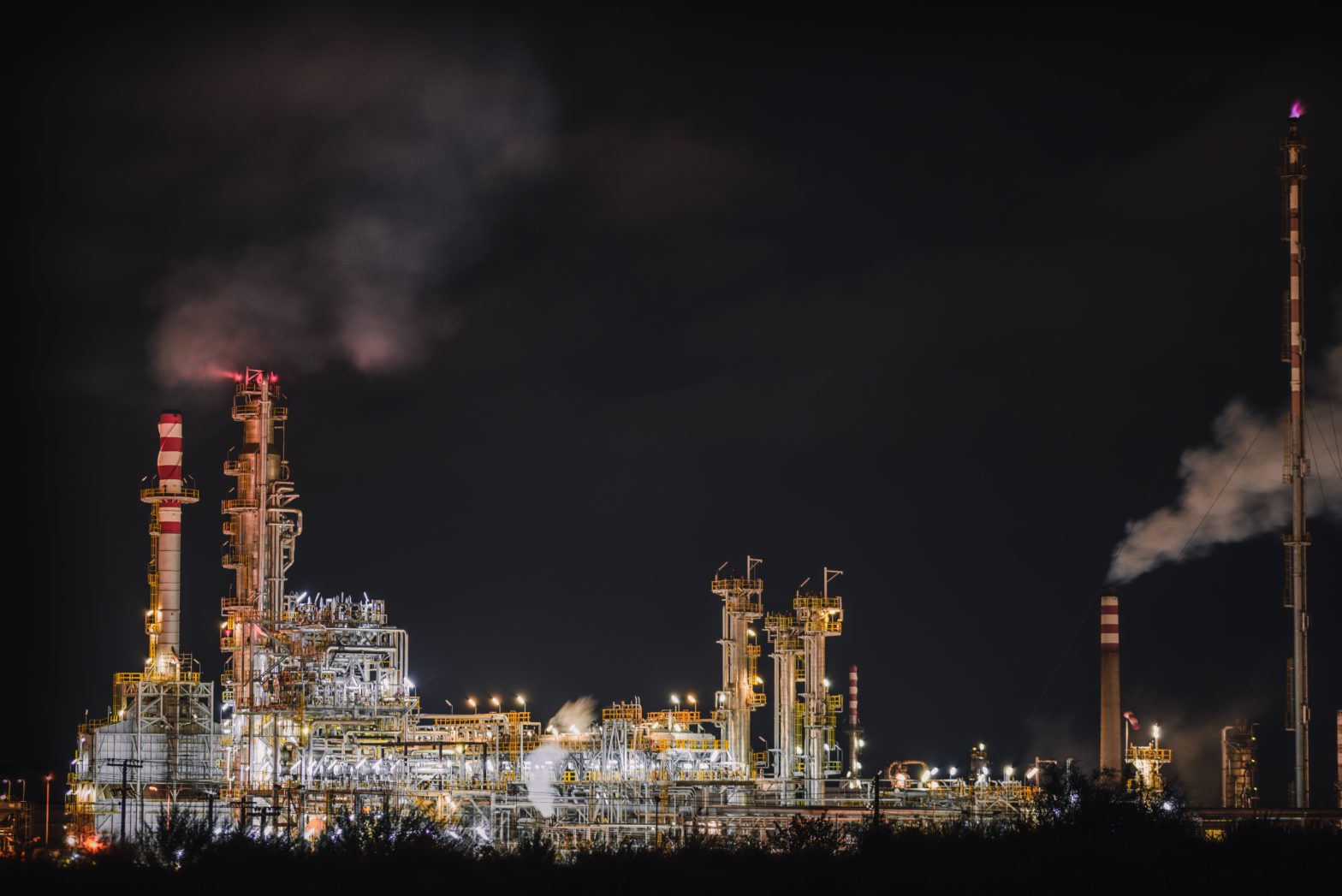 Nigerian President Buhari commissions Dangote oil refinery Nigerian President Buhari commissions Dangote oil refinery