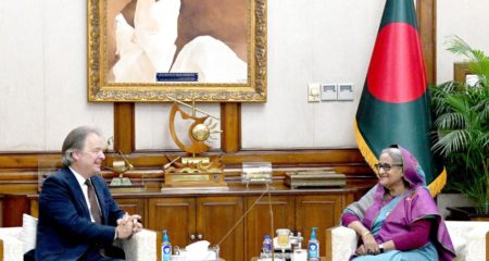 Lord Swire calls upon Prime Minister Sheikh Hasina on a visit to Bangladesh
