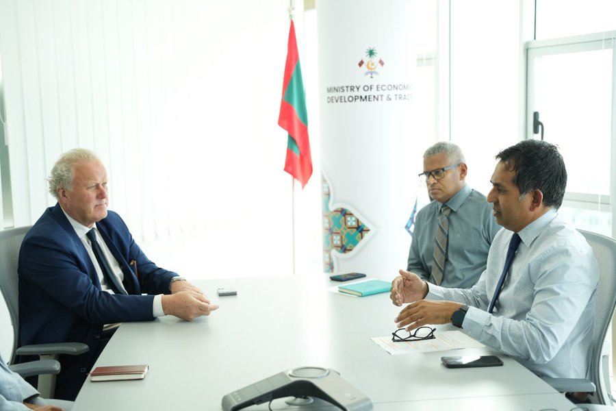 Productive Meeting for CWEIC with the Maldives Minister of Economic Development and Trade